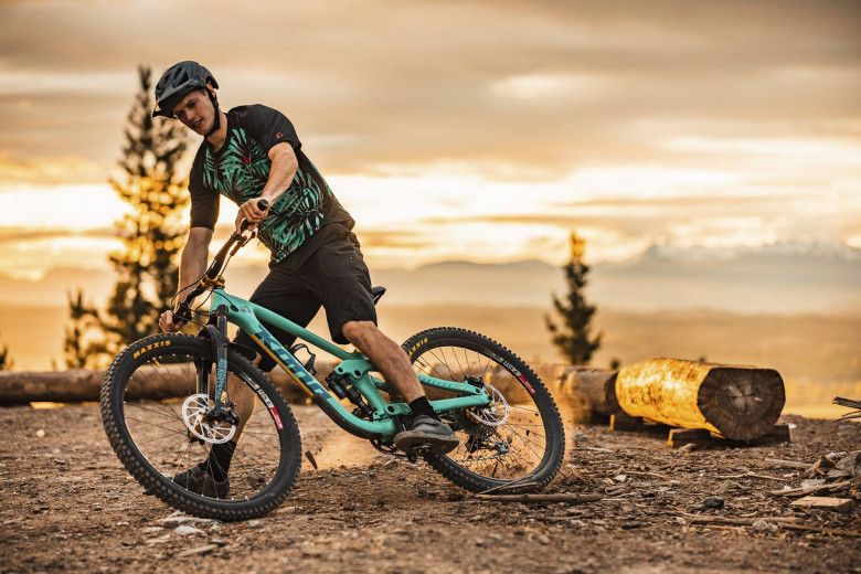 551A4119 Necker
