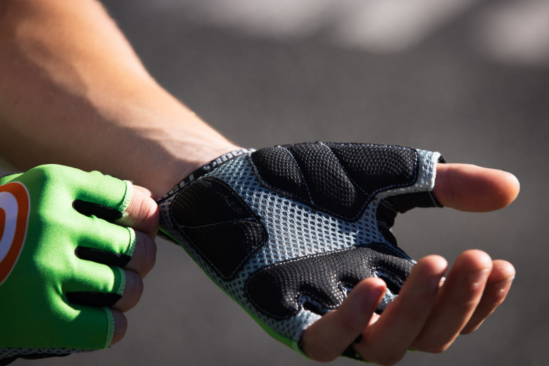 Tineli Aero Gloves ACC0010 2W4A4003 min v2