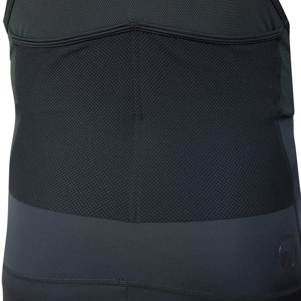Tineli Cargo Core Bib Shorts Tineli Core Cargo Bibshorts back pocket detail 01 min