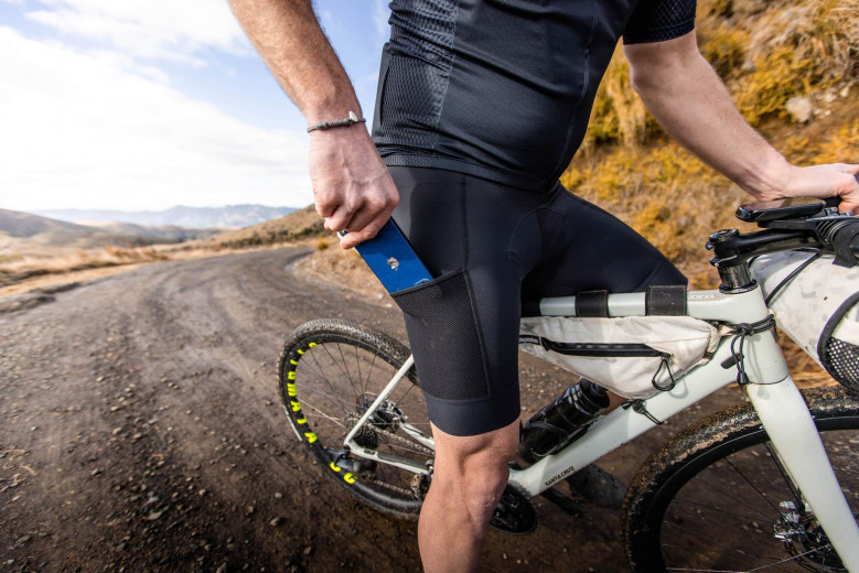 6135 Tineli Cargo Core Bib Shorts 073A8493 min