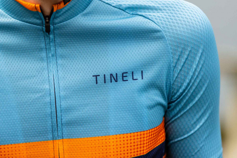 2150 Tineli Road Runner Jersey 073A7534 min