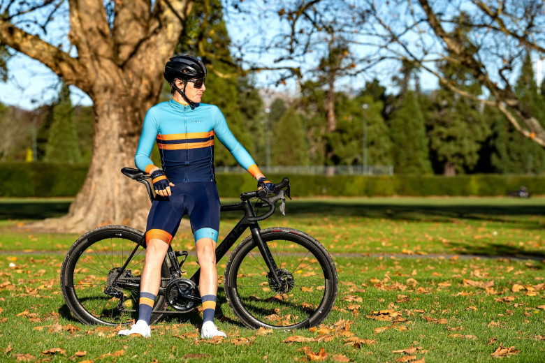 4150 Tineli Road Runner Pro Aero Winter Jersey DSC03106 min